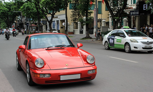 "Soi" Porsche 964 Carrera 4 hơn 30 năm tuổi tại Hà thành