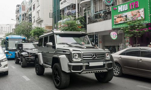 “Khủng long” Mercedes G500 4×4² của đại gia Campuchia ở Sài Gòn