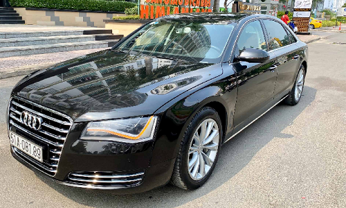 Xe sang Audi A8L đời 2011 chỉ hơn 1,3 tỷ ở Sài Gòn 