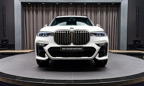 Cận cảnh BMW X7 M50i trắng Alpine, nội thất Tartufo lịch lãm