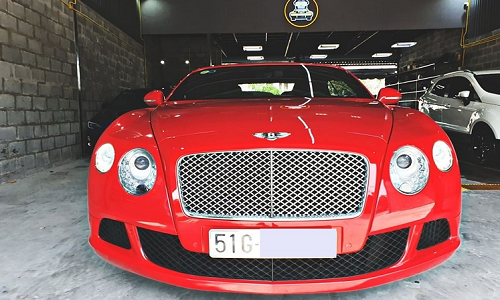 Cận Tết, xe siêu sang Bentley mui trần chỉ 8,5 tỷ ở Sài Gòn