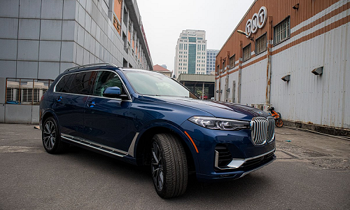 BMW X7 2020 "xách tay" rẻ hơn chính hãng hơn 300 triệu đồng