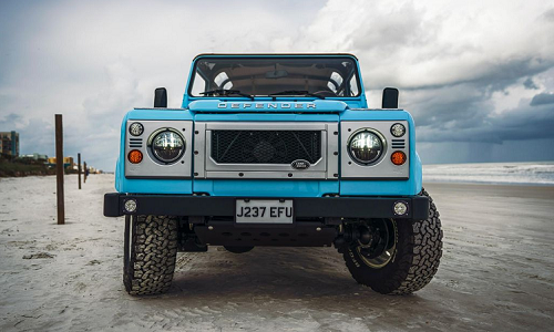 Land Rover Defender 90s đời 1992 độ có giá hơn 4 tỷ đồng