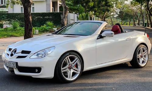 Xe sang Mercedes-Benz SLK 350 mui trần chỉ 888 triệu ở Sài Gòn