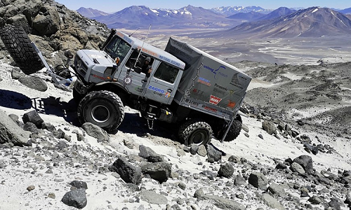 Mercedes-Benz Unimog lập kỷ lục khi leo cao tới 6.694 mét