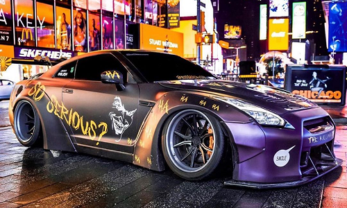 Nissan GT-R R35 Liberty Walk phong cách Joker trên phố Mỹ