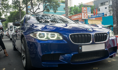 Chi tiết BMW M5 F10 độc nhất Việt Nam trên phố Sài Gòn