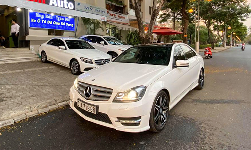 Cận cảnh Mercedes-Benz C300 AMG Plus chỉ 860 triệu ở Sài Gòn