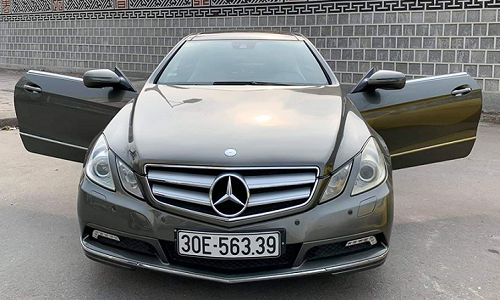 Mercedes-Benz E350 Coupe dùng 10 năm, bán 860 triệu ở Sài Gòn