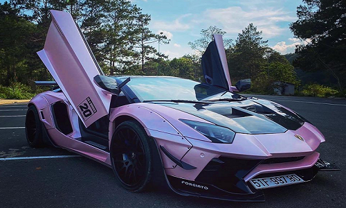 Đại gia Đà Lạt thay "áo hồng" cho Lamborghini Aventador hơn 20 tỷ