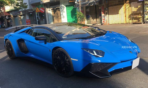 "Chạm mặt" Lamborghini Aventador SV Roadster 39 tỷ ở Sài Gòn