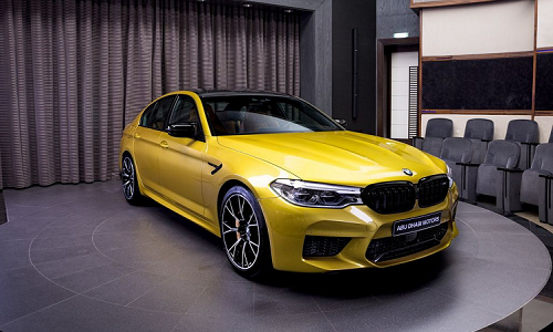 "Soi" BMW M5 Competition phiên bản Trung Đông màu độc