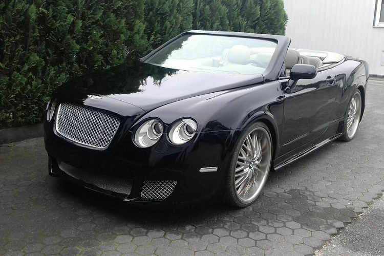 Xe 'nhái" Bentley Continental GTC có giá 460 triệu đồng vẫn ngất ngây