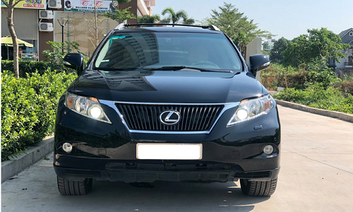 Lexus RX 350 dùng 11 năm "thét giá" ngang Hyundai SantaFe mới