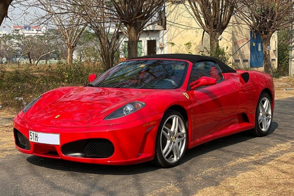 Đại gia Sài thành cưỡi "ngựa" Ferrari F430 lên Đà Lạt tránh nóng