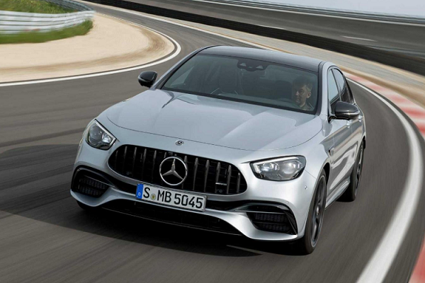 Siêu xe Mercedes-AMG E63 S 2021 có giá khoảng 2,5 tỷ đồng?