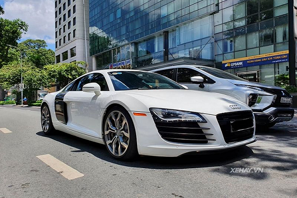 Siêu xe Audi R8 V8 độ mâm V10 tái xuất tại Sài Gòn