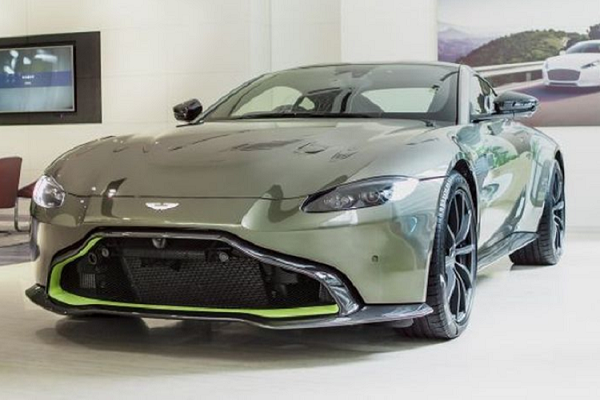 Siêu xe Aston Martin Vantage V8 tại Malaysia "nhái" Vantage AMR 