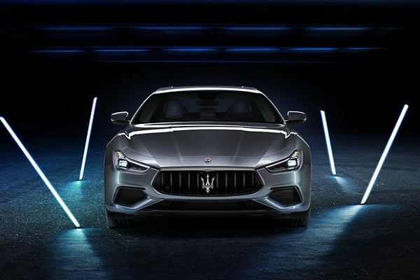 Maserati Ghibli Hybrid mới nâng cấp ngoại thất, mạnh 330 mã lực