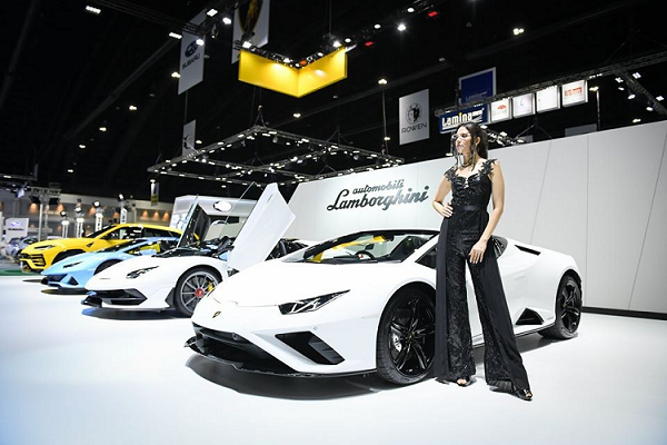 Dàn xe Lamborghini gần 100 tỷ đồng tại triển lãm Bangkok 2020