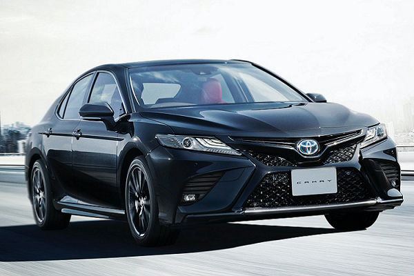 Toyota Camry Black Edition phiên bản giới hạn từ 923 triệu đồng