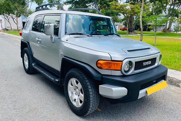 Toyota FJ Cruiser lăn bánh 13 năm, "thét" 1,25 tỷ ở Sài Gòn 