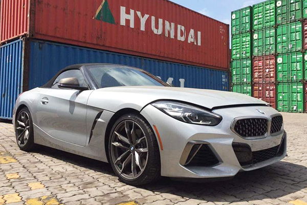 "Đập thùng" BMW Z4 mui trần mới, hơn 3 tỷ đồng về Việt Nam