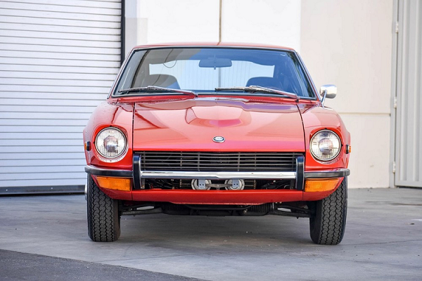 Datsun 240Z 1971 chạy 49 năm bán được tới 2,57 tỷ đồng