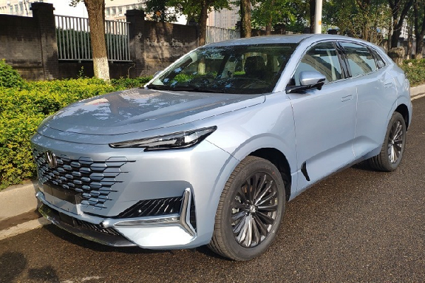 Xe "Tàu" Changan UNI-K 2021 có cửa đối đầu Hyundai SantaFe?