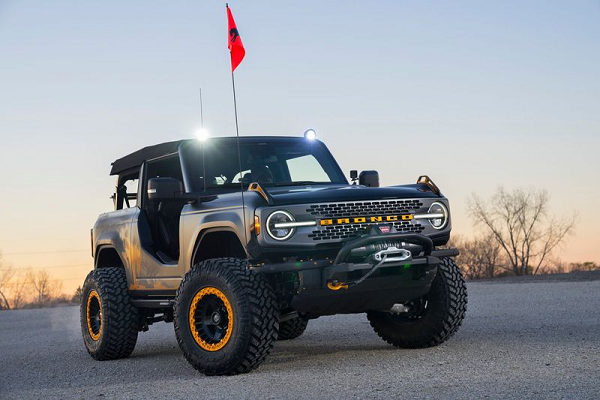 Ford tung loạt ảnh “hàng nóng” Bronco và F-150 và Raptor