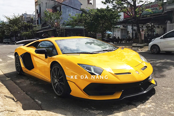 Ngắm Aventador SVJ và McLaren 720S Spider hơn 70 tỷ tại Đà thành