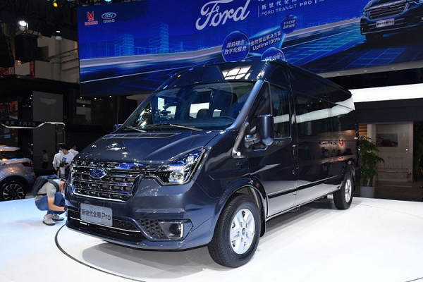 Ra mắt Ford Transit Pro 2021 từ 582 triệu đồng tại Trung Quốc