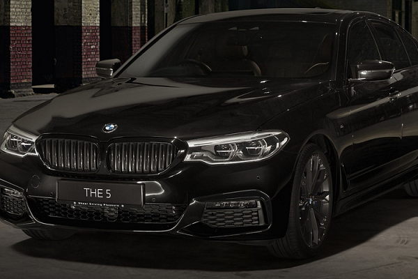 Chi tiết BMW 530i M Sport Dark Shadow Edition gần 97.000 USD