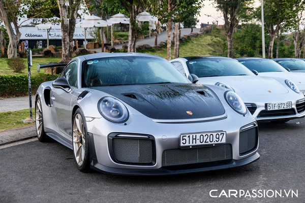 Porsche 911 GT2 RS của ông Đặng Lê Nguyên Vũ mới chạy 19 km