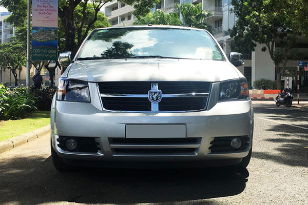 “Của lạ” Dodge Grand Caravan 7 chỗ, chỉ 685 triệu ở Sài Gòn