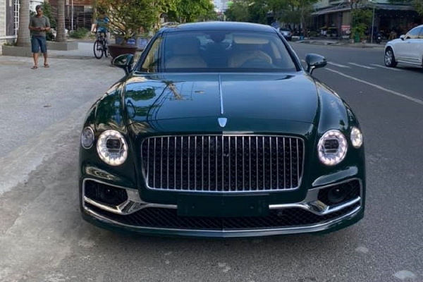 Bentley Flying Spur First Edition "màu độc" 30 tỷ đồng về Việt Nam