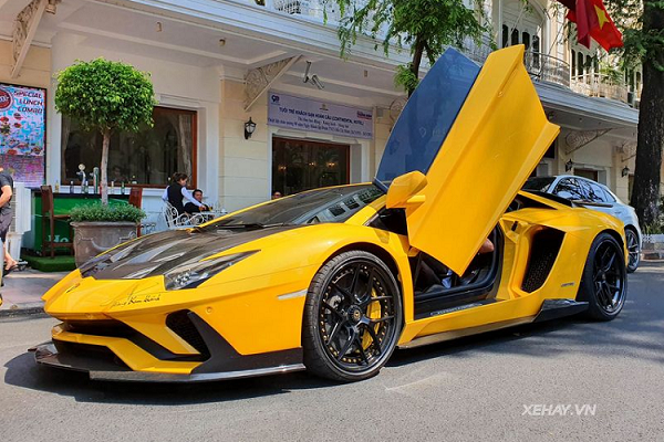 Đại gia Sài Gòn độ "đồ chơi" tiền tỷ cho Lamborghini Aventador S