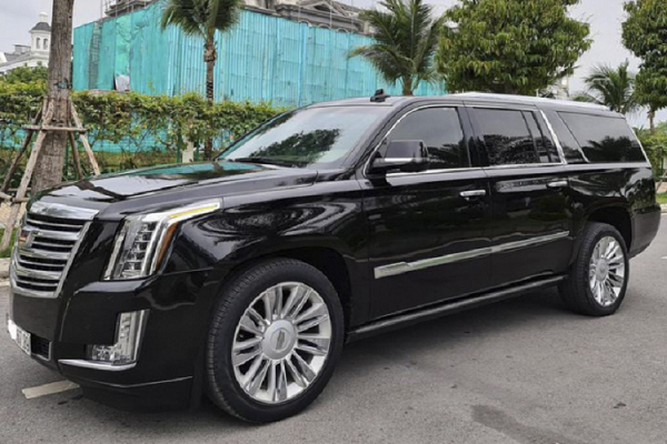 "Khủng long" Cadillac Escalade dùng chán, chào bán 4 tỷ ở Hà thành