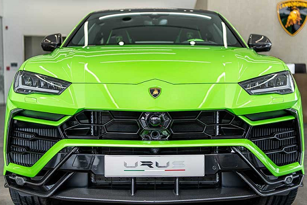 Lamborghini Urus Pearl Capsule "cập bến" Campuchia, có về Việt Nam?