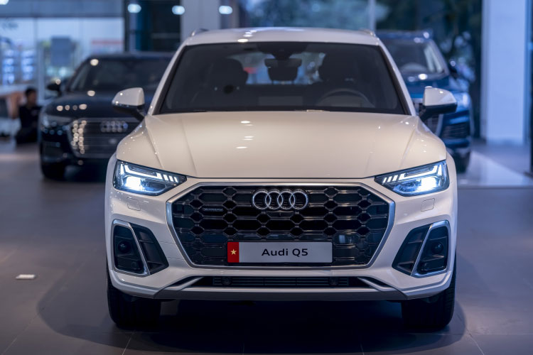 Audi Q5 2021 chào hàng khách Việt, dự đoán hơn 2,7 tỷ đồng