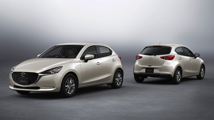 Mazda2 2021 hơn 400 triệu đồng, "uống" chỉ 4,9 lít xăng/100 km