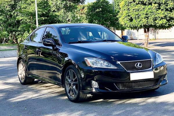 Co nên mua Lexus IS hơn 10 năm tuổi từ 500 triệu ở Việt Nam?