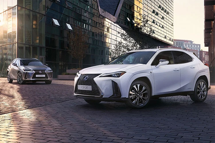 Lexus UX 2022 bổ sung hàng loạt trang bị, "hạ bệ" Mercedes GLA