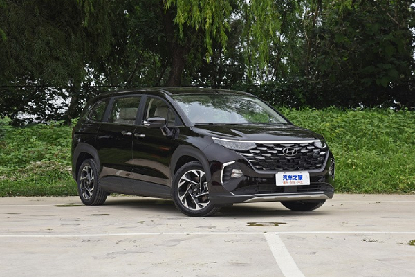 Hyundai Custo 2021 từ 619 triệu đồng, bán ra "sát vách" Việt Nam