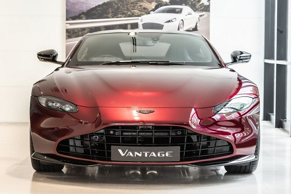 Ngắm siêu xe Aston Martin Vantage màu đỏ đặc biệt tại Malaysia