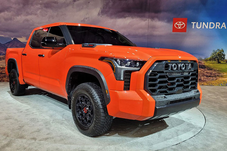 Bán tải "khủng long" Toyota Tundra 2022 có gì để đấu Ford F-150?