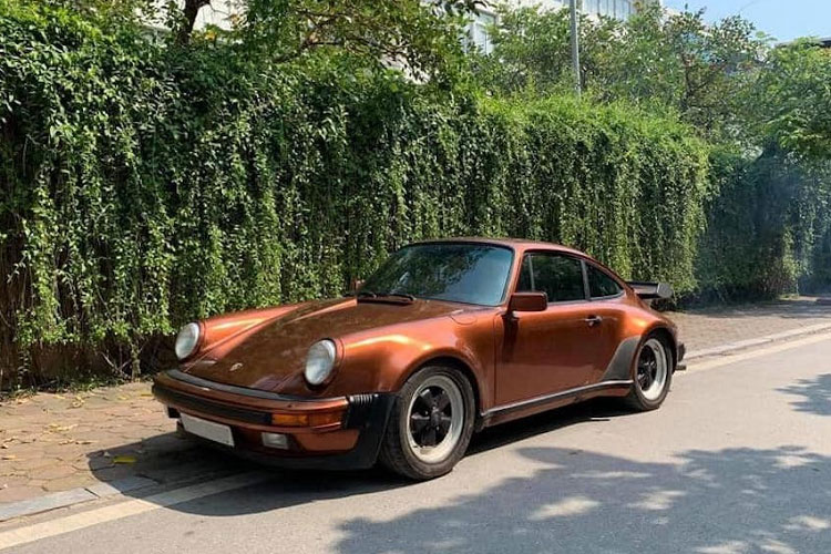 Chiếc Porsche 930 Turbo hàng hiếm của đại gia xe cổ Sài Gòn