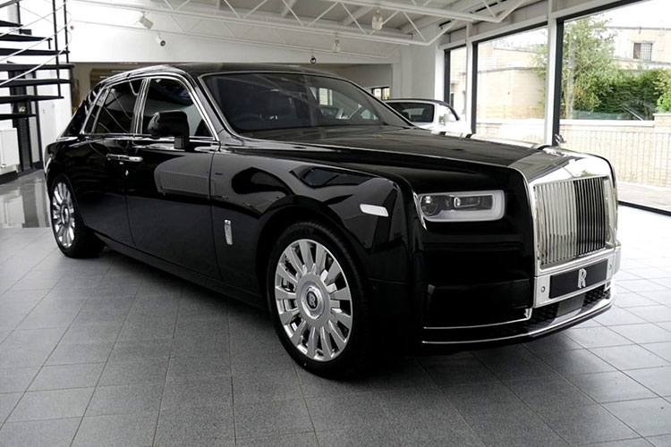 Cận cảnh Rolls-Royce Phantom VIII chính hãng Việt Nam, từ 50 tỷ 