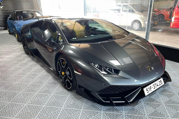 Đại gia Bình Phước đổi xe Lamborghini hơn 12 tỷ lấy lan đột biến