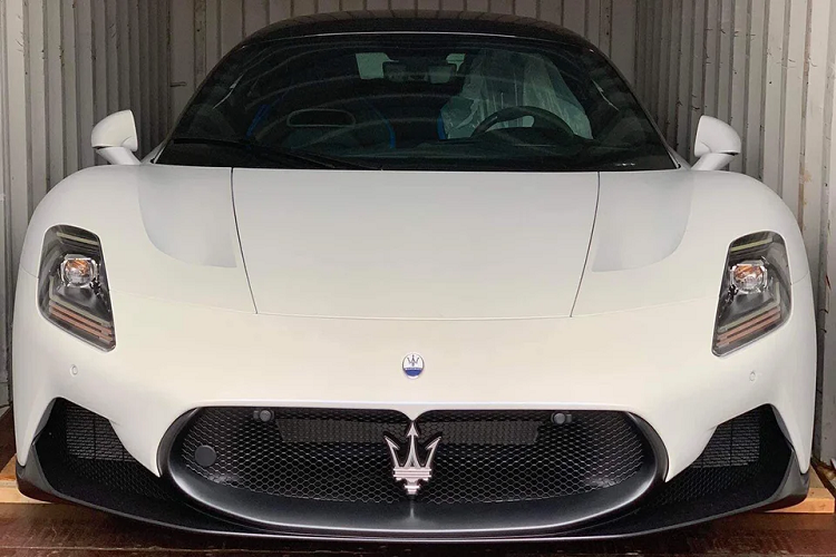 Vừa về Việt Nam, Maserati MC20 "hàng hiếm" đã âm thầm Nam tiến